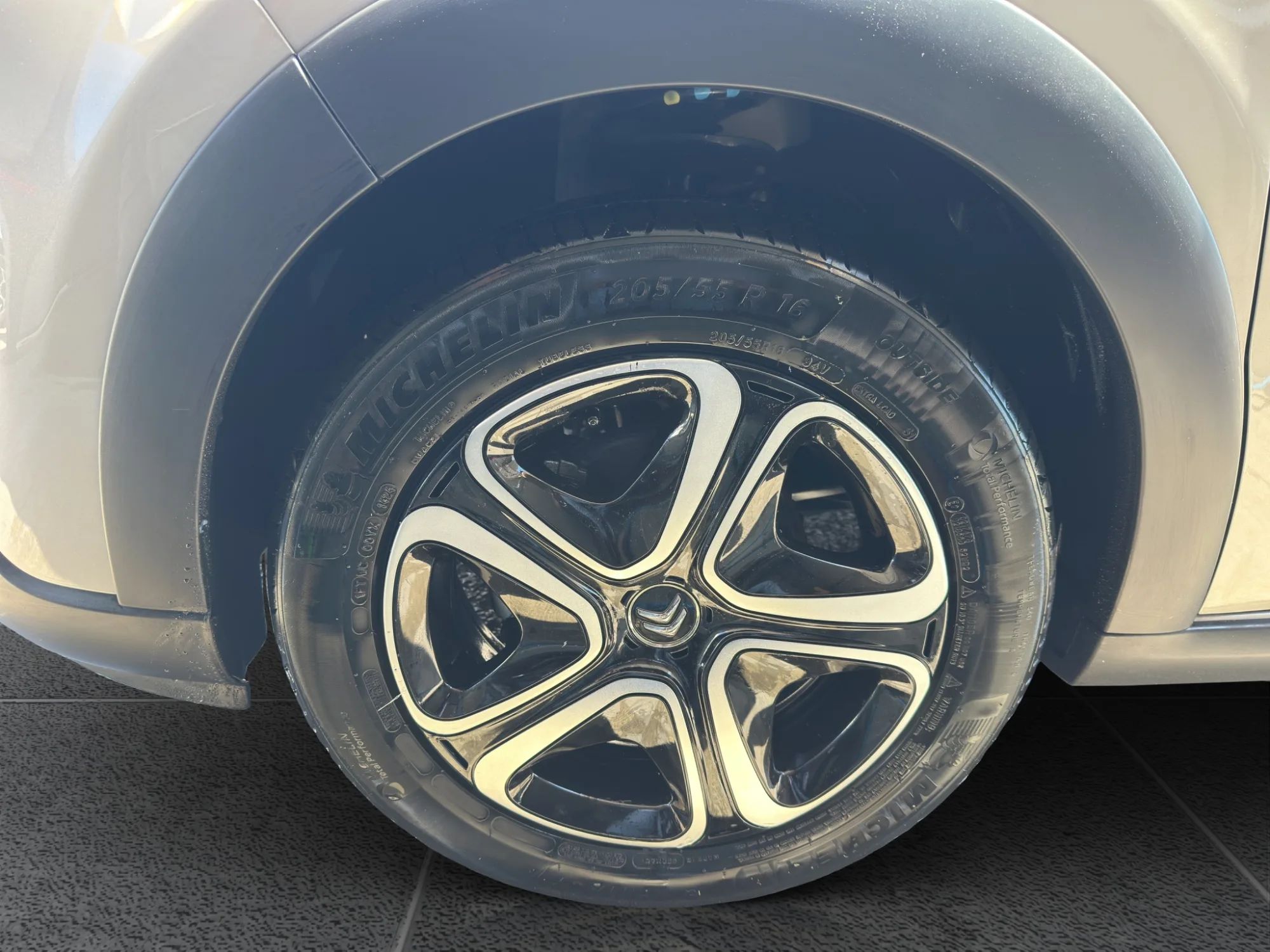Citroën C3 1.5 BlueHDI 100 Cv. Plus 2024 — foto 20 di 20