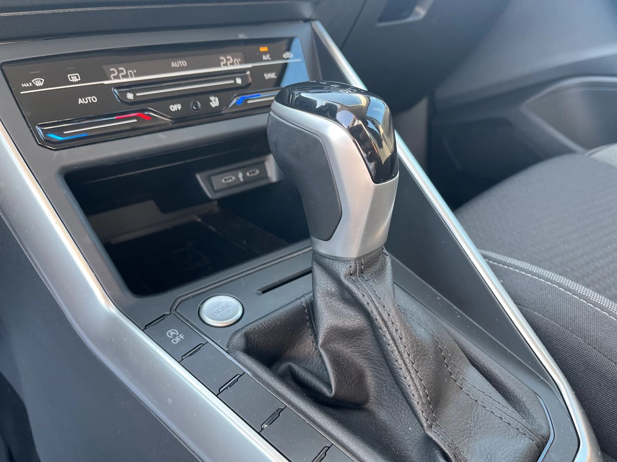Volkswagen Taigo 1.0 TSI DSG LIFE 2022 — foto 17 di 21