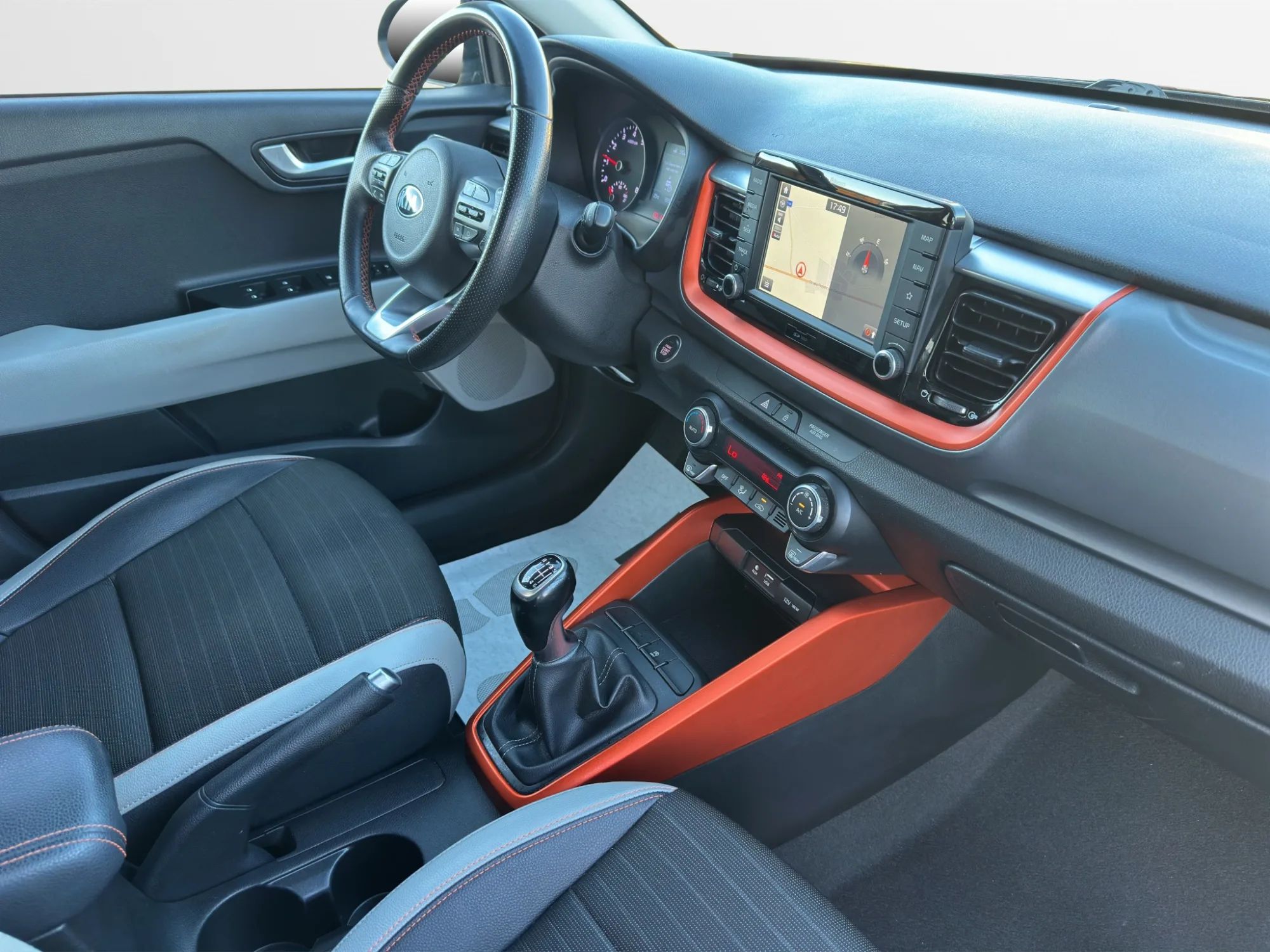 Kia Stonic T-Gdi 120 Cv. Energy 2018 — foto 17 di 21