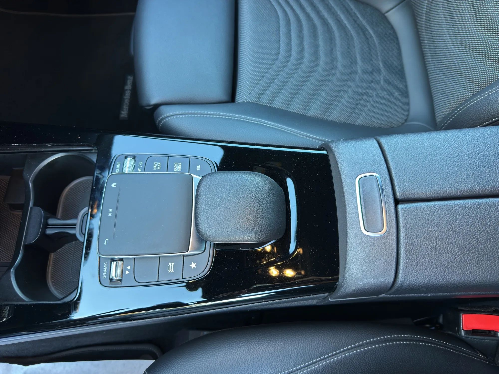 Mercedes-Benz Classe A A 250 224 Cv Automatic Business 2020 — foto 17 di 23