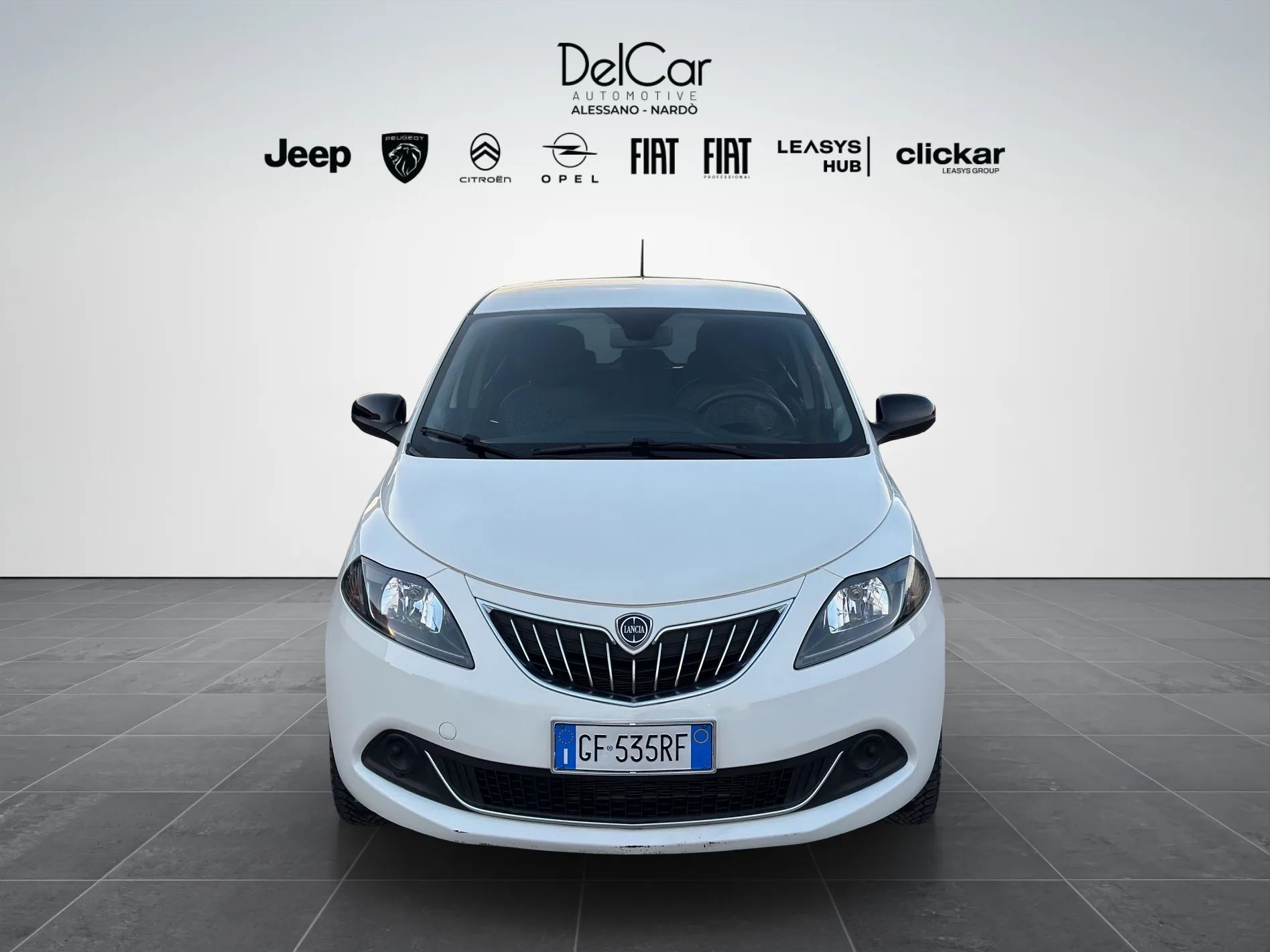 Lancia Ypsilon 1.0 70 Cv. Hybrid Ecochic Silver 2021 — foto 1 di 18
