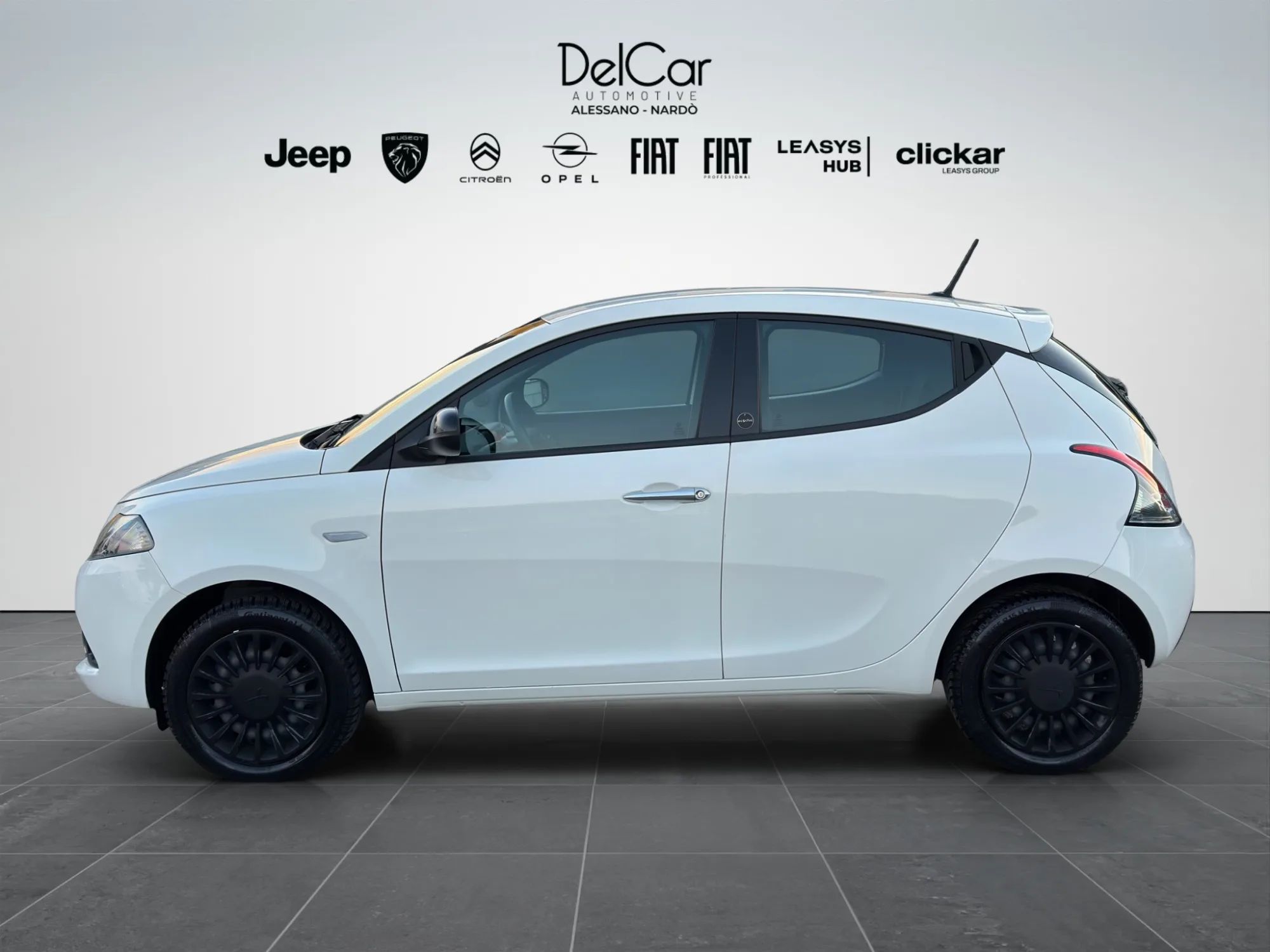 Lancia Ypsilon 1.0 70 Cv. Hybrid Ecochic Silver 2021 — foto 3 di 18