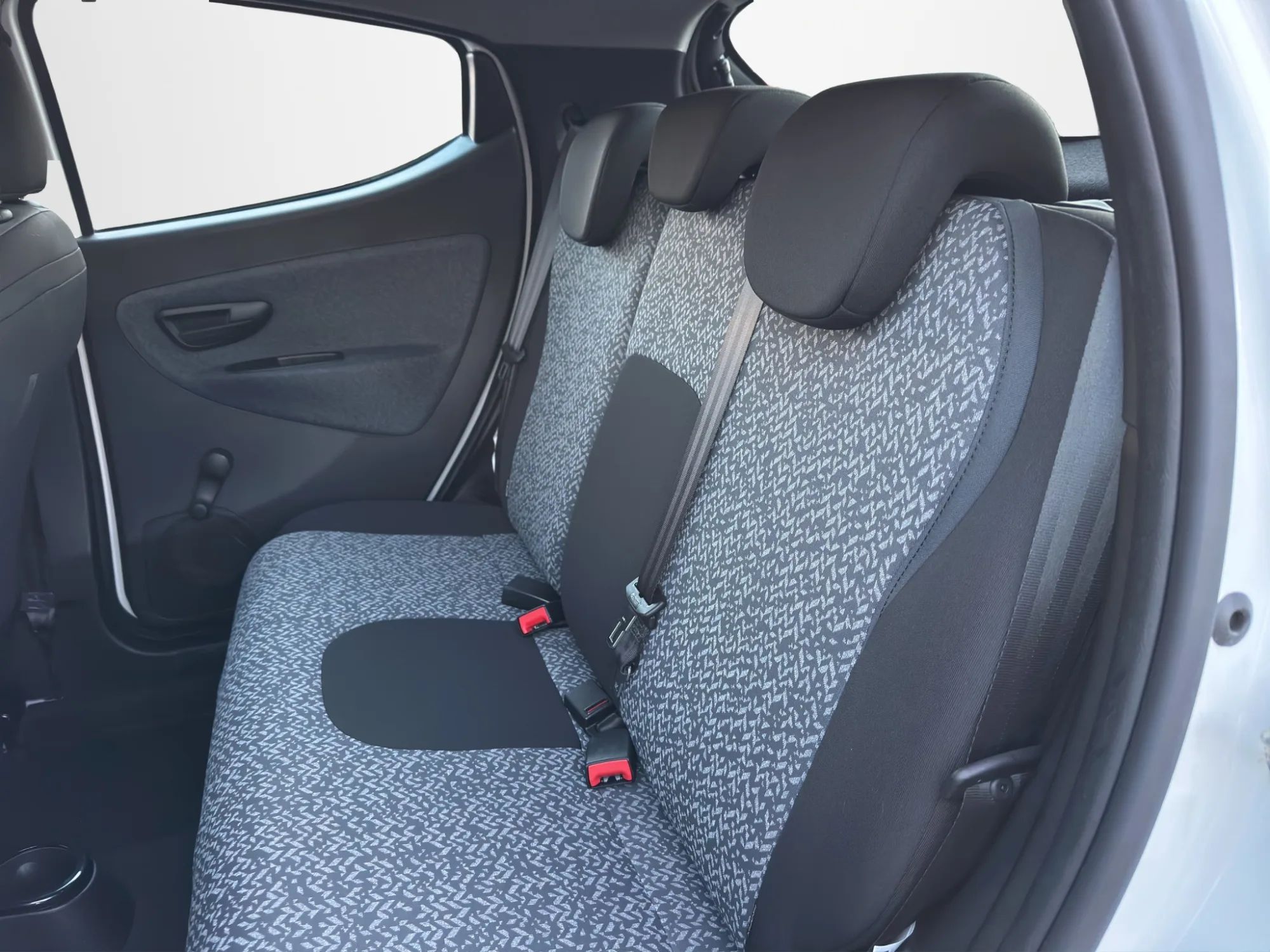 Lancia Ypsilon 1.0 70 Cv. Hybrid Ecochic Silver 2021 — foto 13 di 18