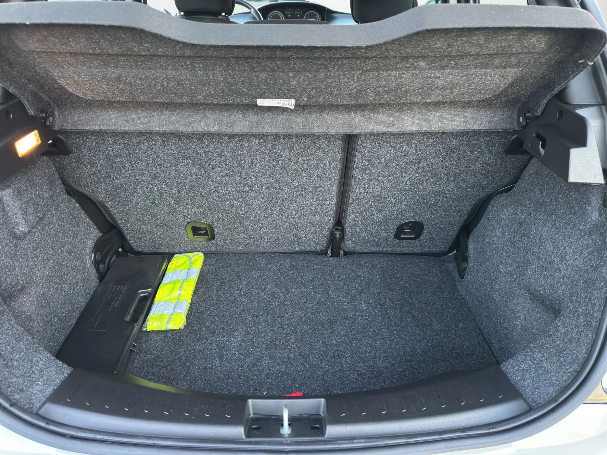 Lancia Ypsilon 1.0 70 Cv. Hybrid Ecochic Silver 2021 — foto 16 di 18