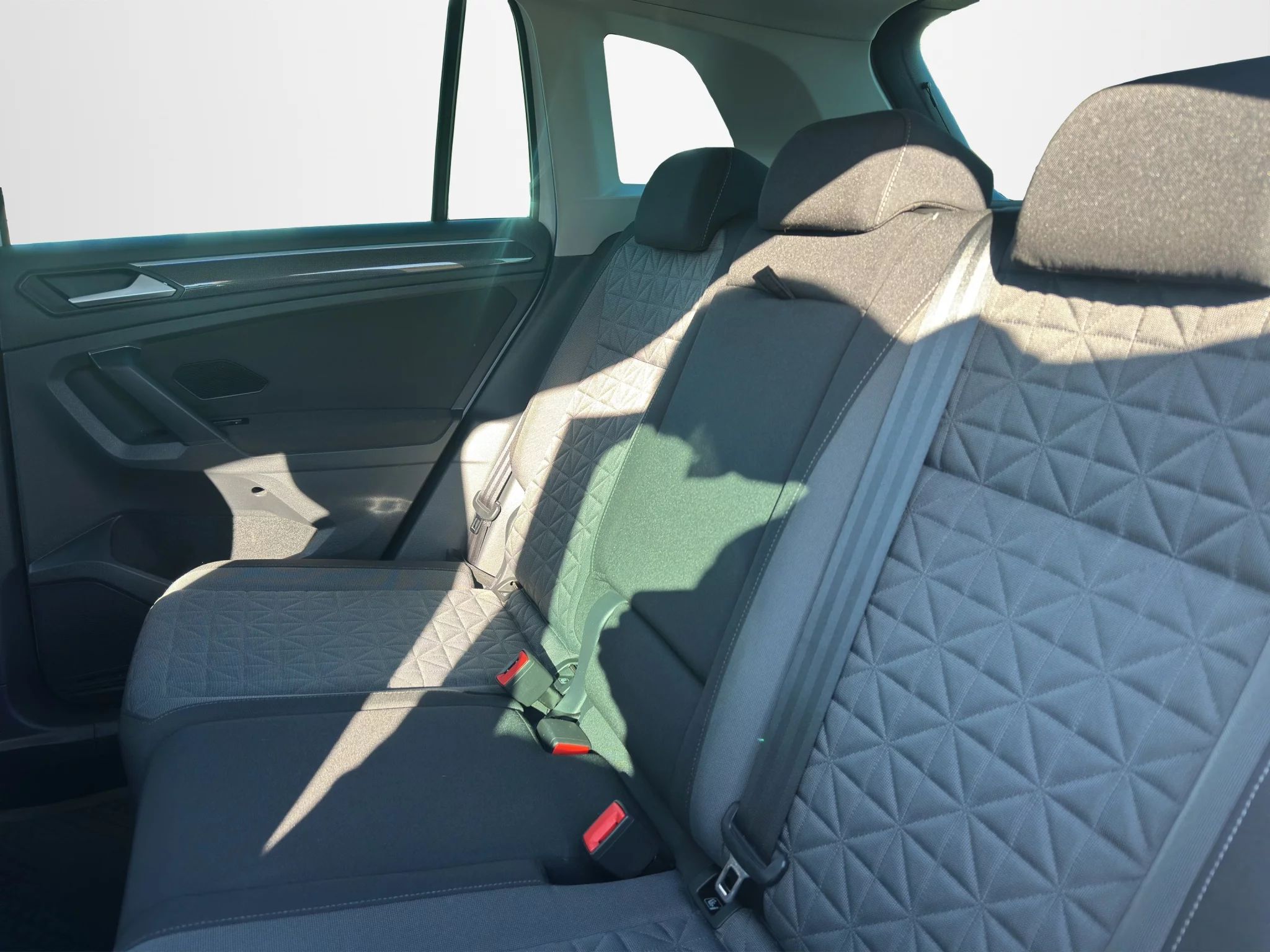 Volkswagen Tiguan 2.0 TDI LIFE 2021 — foto 12 di 21
