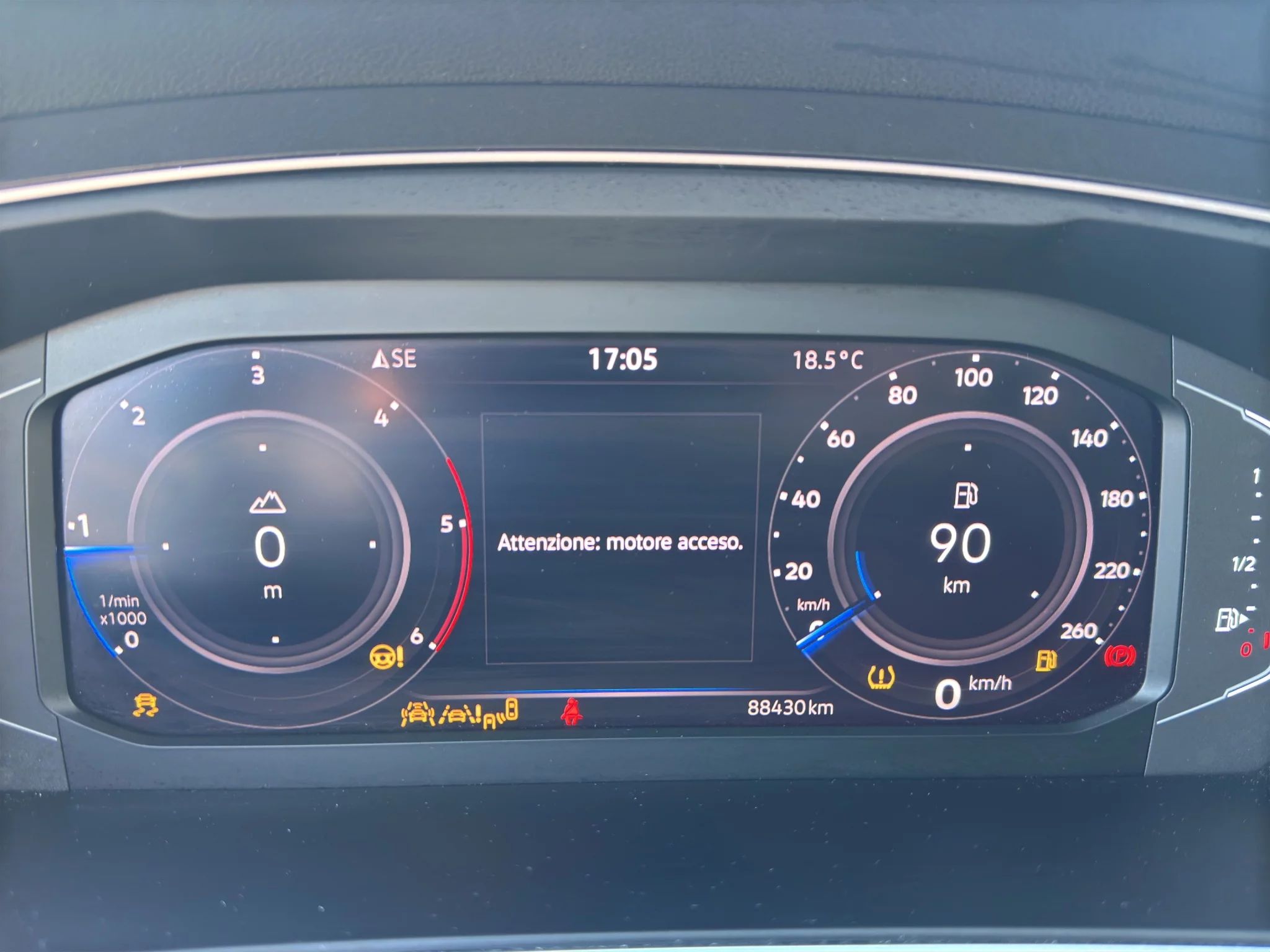 Volkswagen Tiguan 2.0 TDI LIFE 2021 — foto 10 di 21