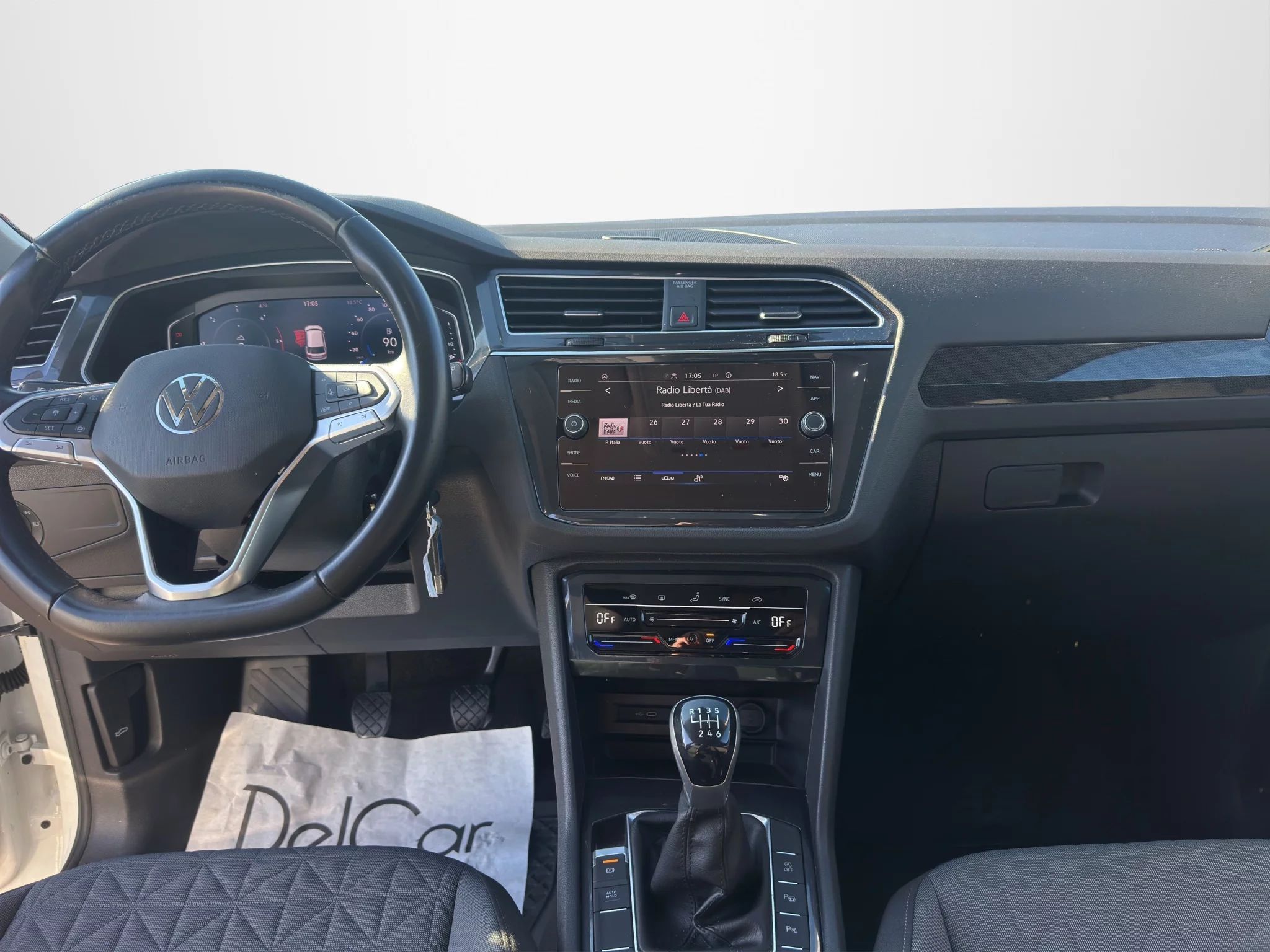 Volkswagen Tiguan 2.0 TDI LIFE 2021 — foto 13 di 21