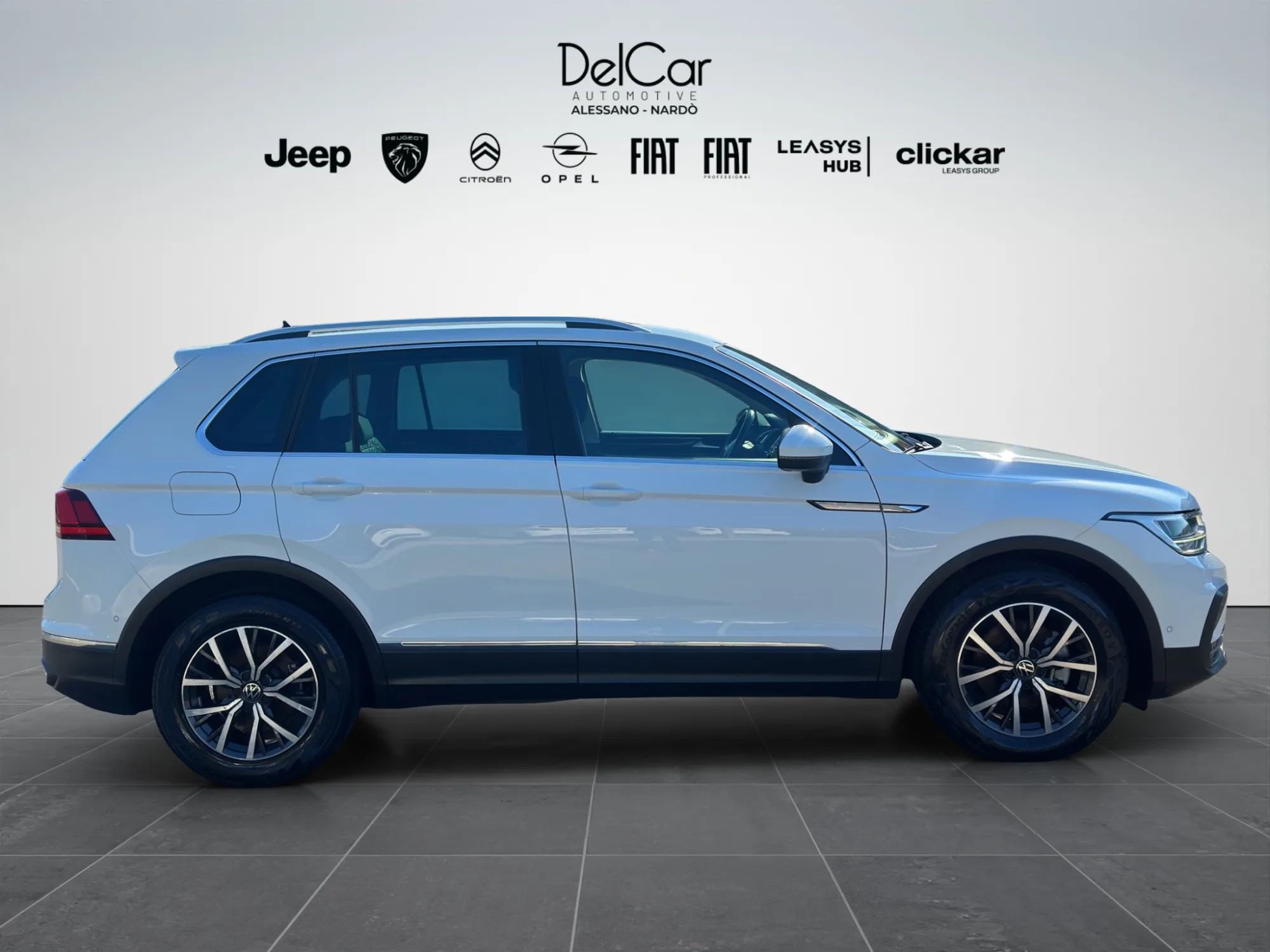 Volkswagen Tiguan 2.0 TDI LIFE 2021 — foto 6 di 21