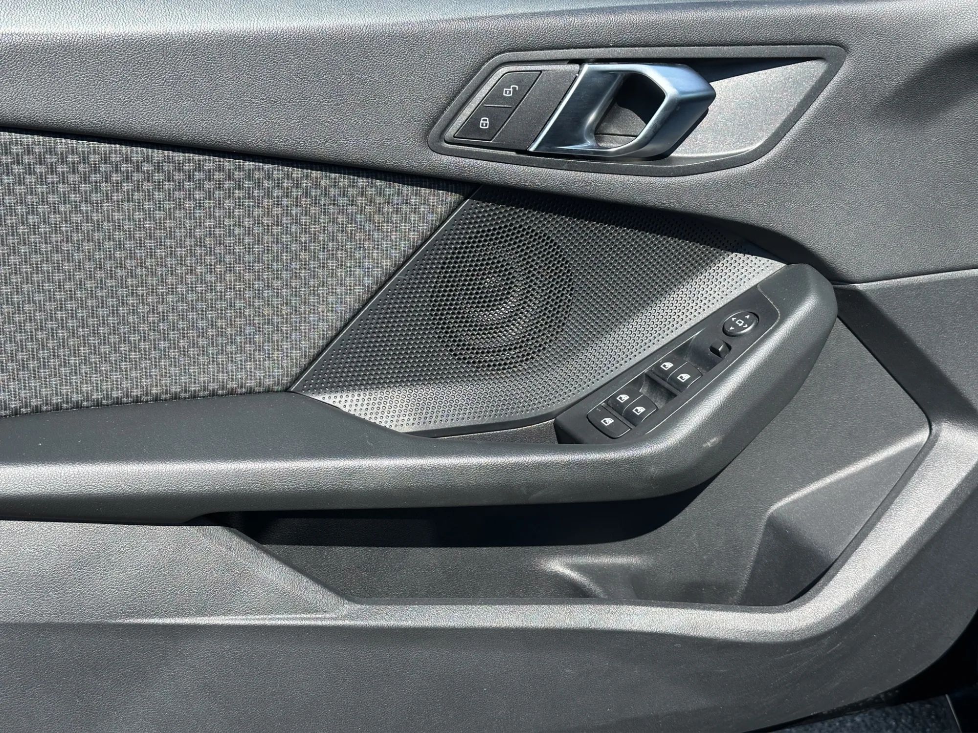 BMW Serie 1 118d 2.0 150 Cv. Business Advantage 2023 — foto 12 di 19