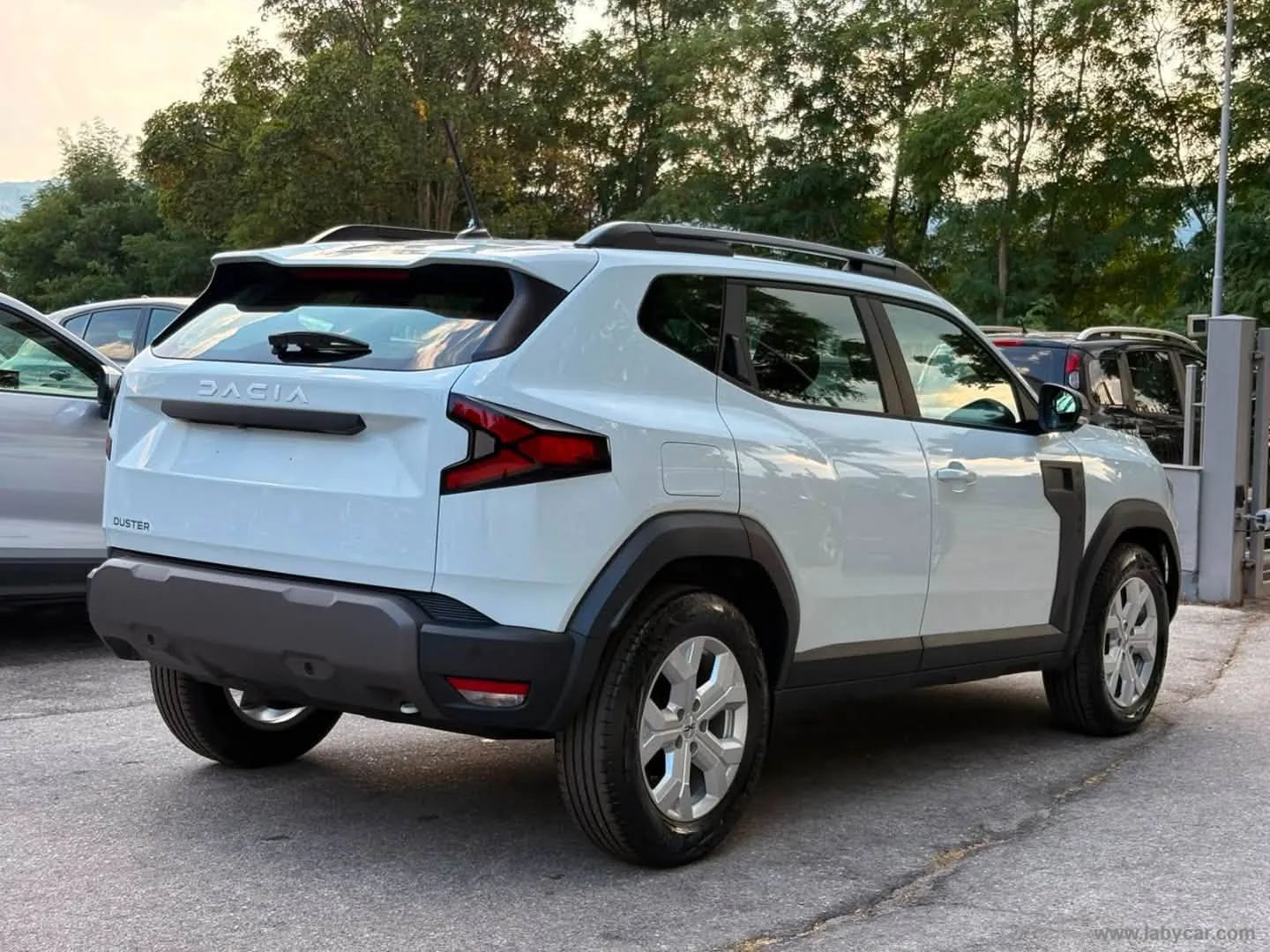 Dacia Duster Eco-G 1.2 120 Cv. Expression GPL 2026 — foto 3 di 13