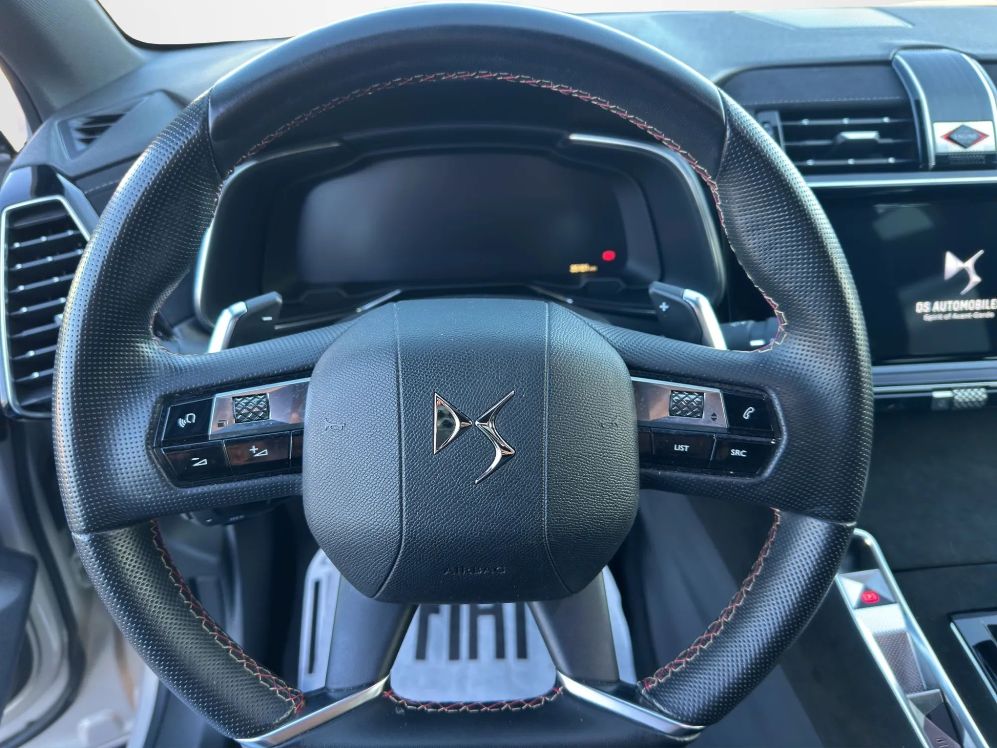 DS DS7 1.5 BlueHDi 130 Cv. EAT8 Performance 2024 — foto 10 di 23