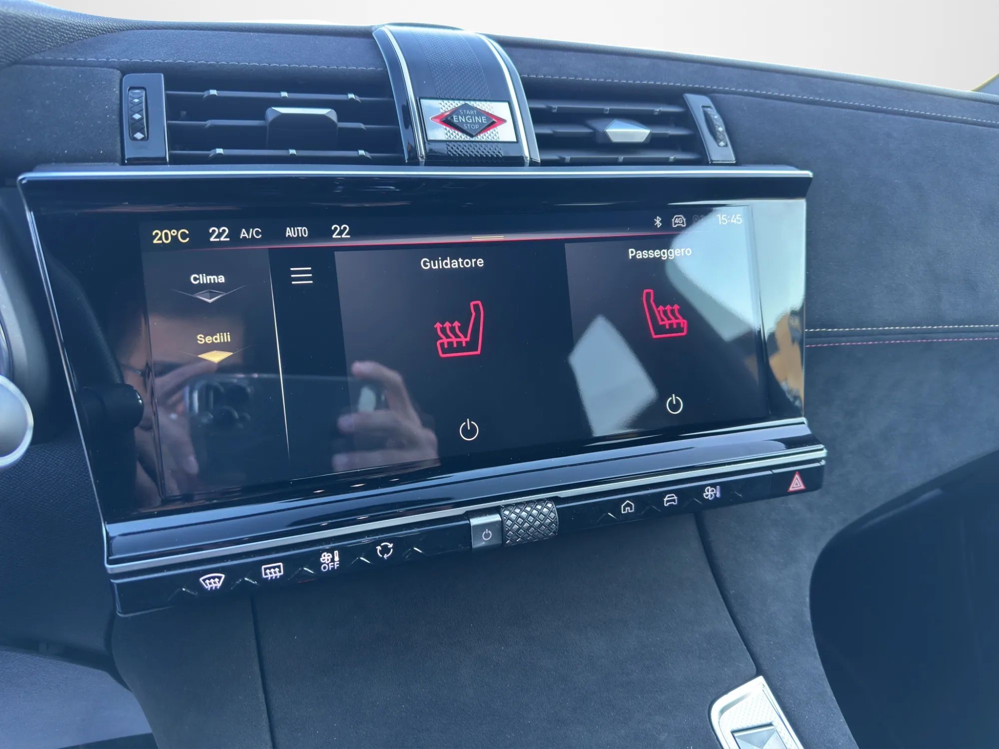 DS DS7 1.5 BlueHDi 130 Cv. EAT8 Performance 2024 — foto 17 di 23