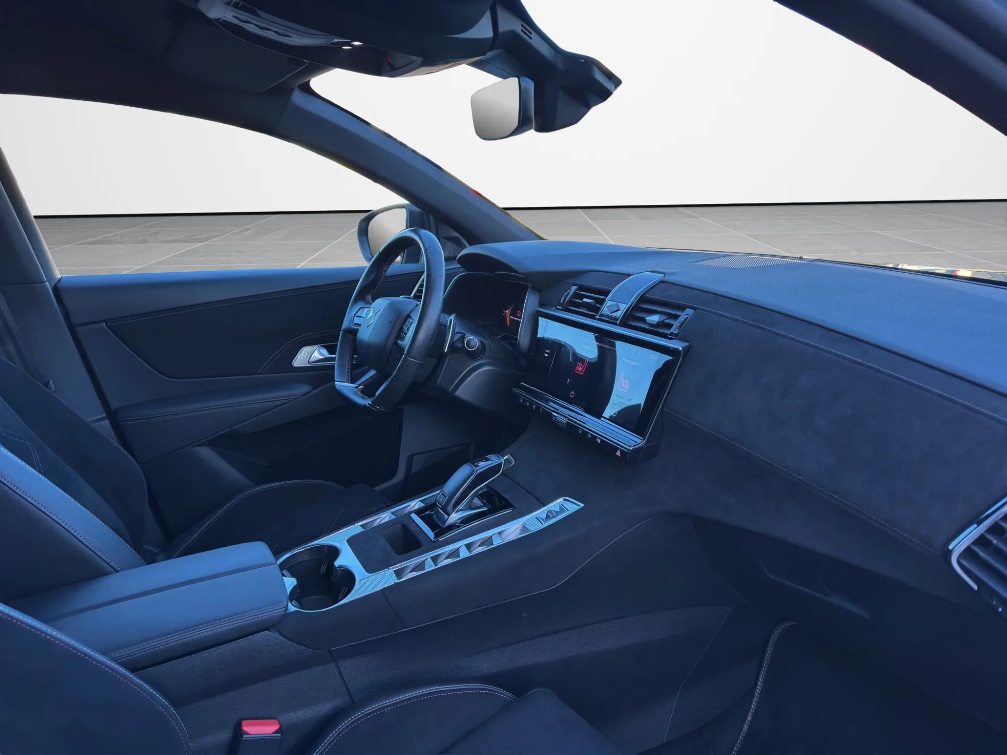 DS DS7 1.5 BlueHDi 130 Cv. EAT8 Performance 2024 — foto 18 di 23