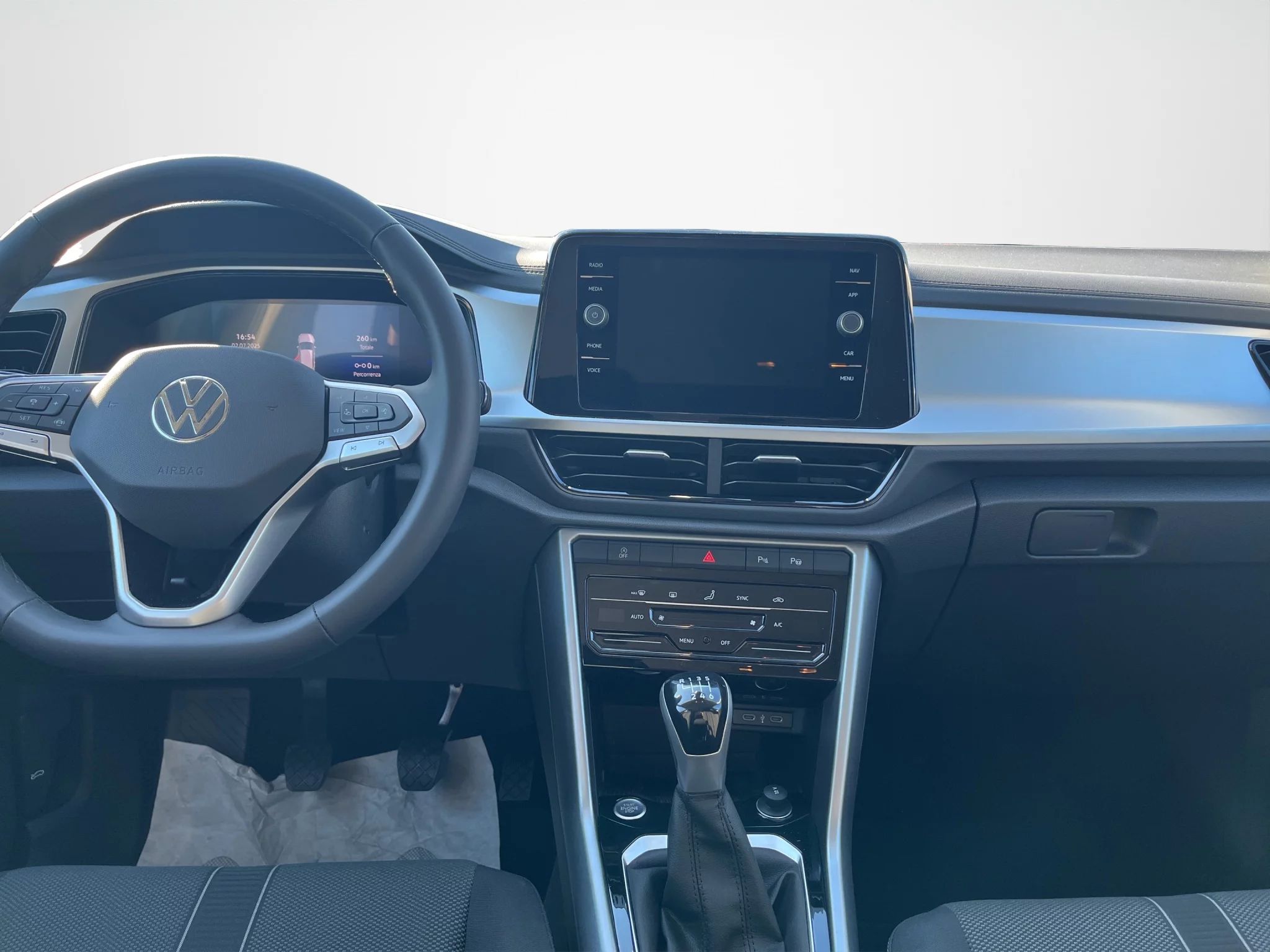 Volkswagen T-Roc 2.0 TDI EDITION PLUS 2025 — foto 14 di 21