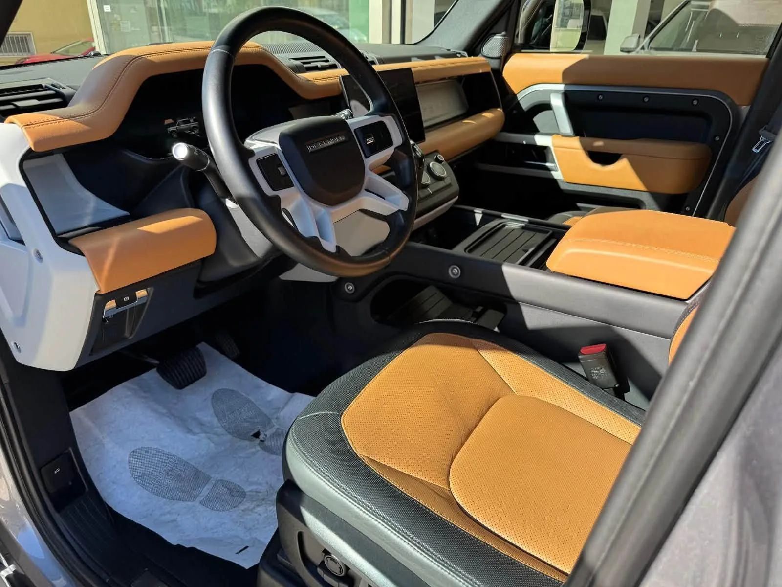 LAND ROVER Defender 110 3.0d i6 MHEV X-Dynamic  249 Cv. 2023 — foto 12 di 16