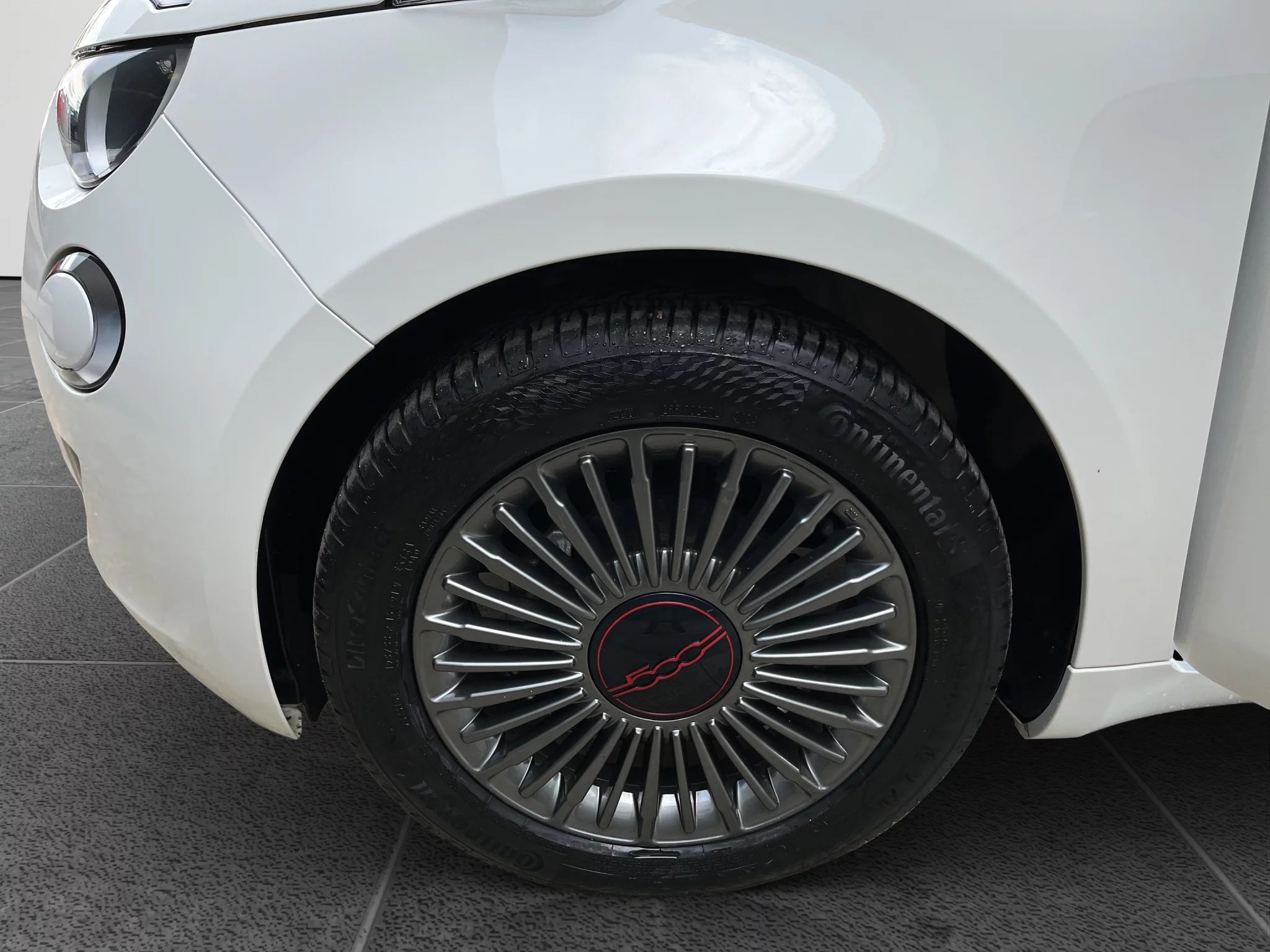 Fiat 500e 100% Elettrica RED 2021 — foto 17 di 19