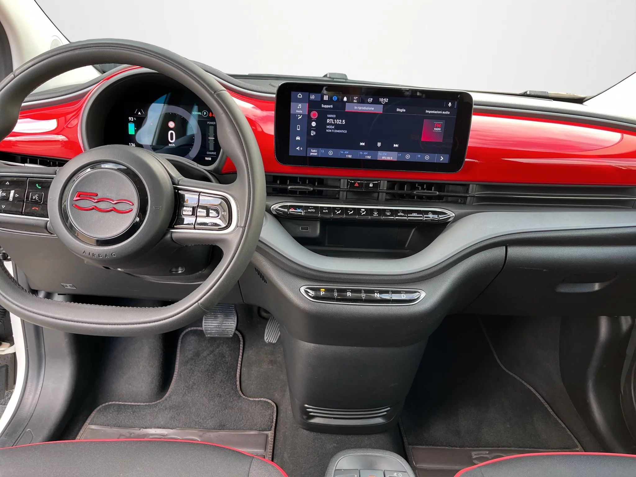 Fiat 500e 100% Elettrica RED 2021 — foto 13 di 19