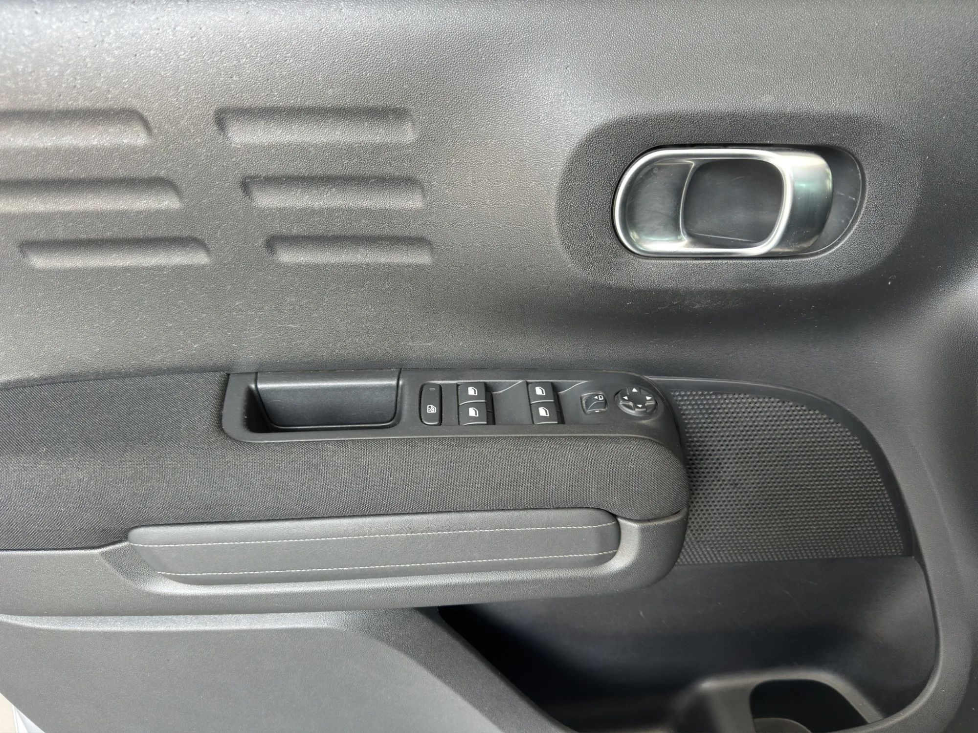 Citroën C3 AIR CROSS AIRCROSS 1.5 BLUEHDI SHINE 2022 — foto 12 di 19