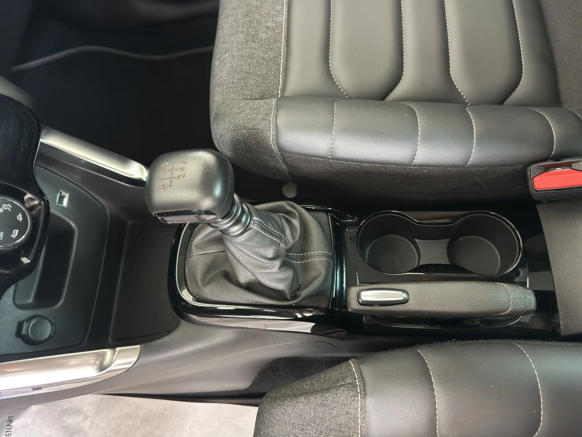 Citroën C3 AIR CROSS AIRCROSS 1.5 BLUEHDI SHINE 2022 — foto 17 di 19