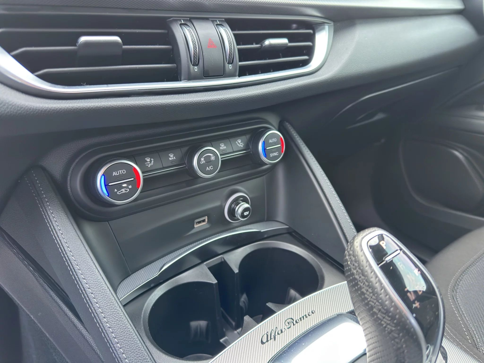 Alfa Romeo Stelvio 2.2 TURBO DIESEL VELOCE AT8 Q4 2024 — foto 16 di 23