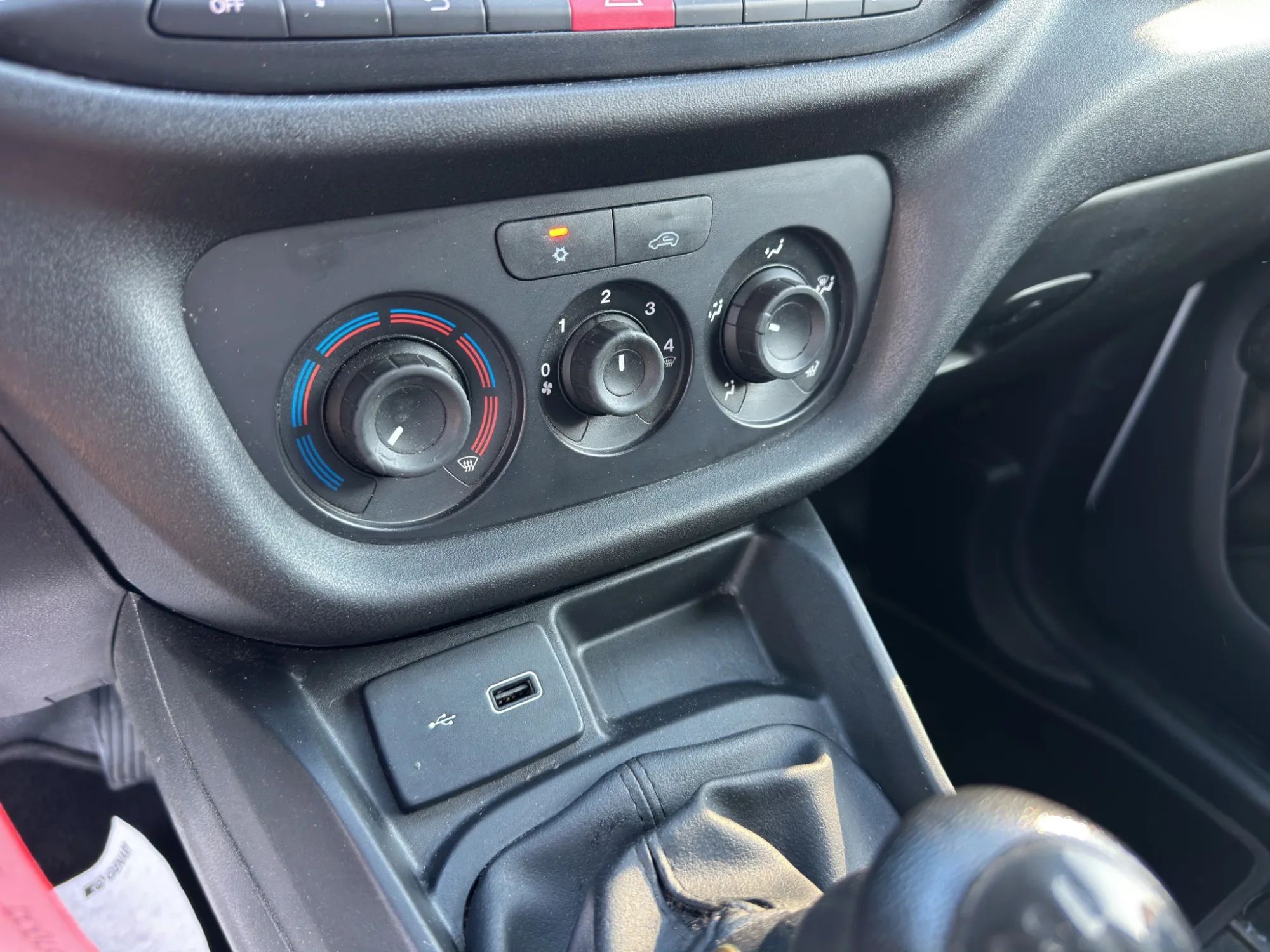 Fiat Doblò 1.3 MJT PASSO CORTO BUSINESS 2020 — foto 16 di 21