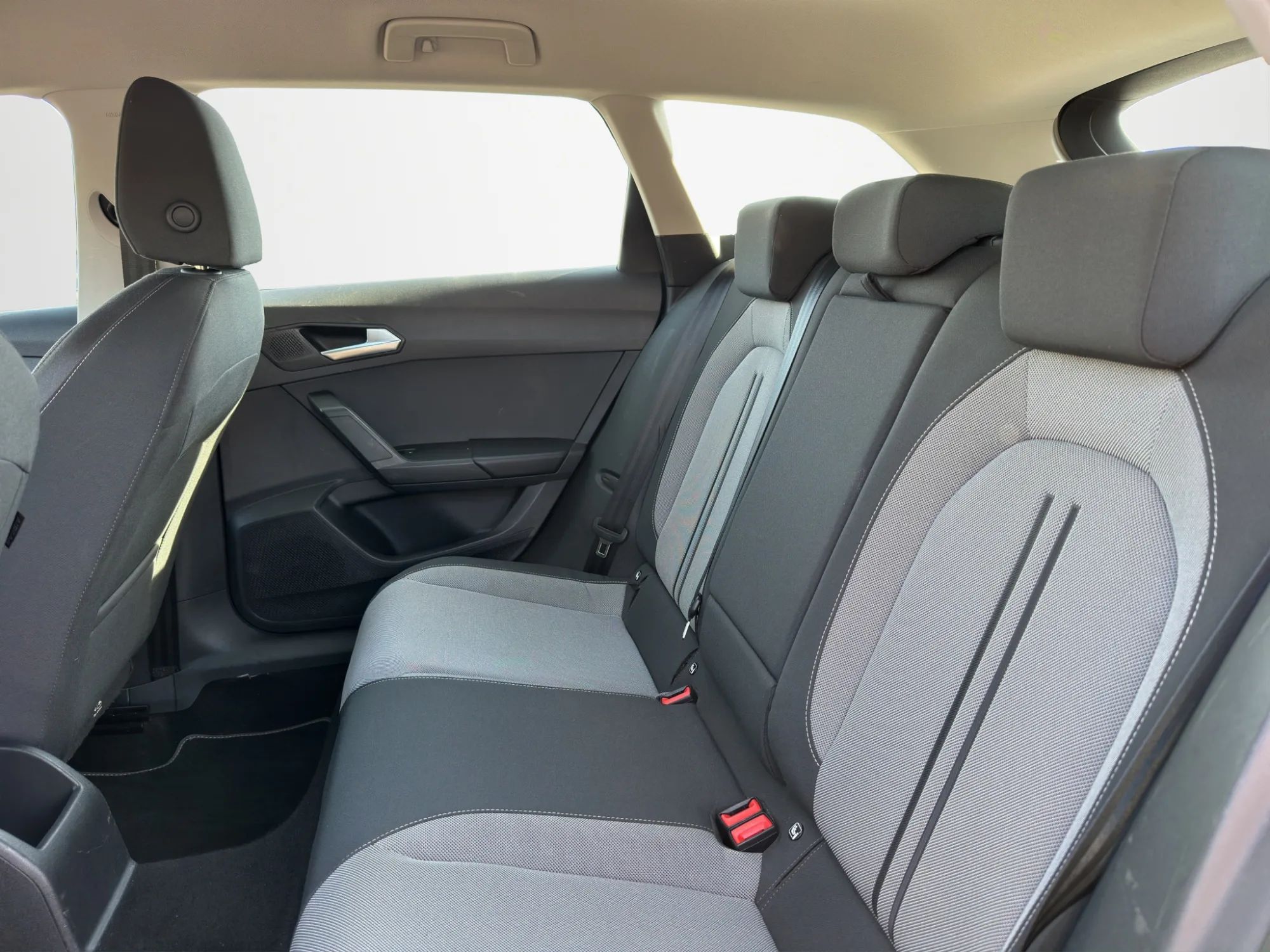 Seat Leon SportsTourer 2.0 TDI 116 Cv. 2023 — foto 13 di 21