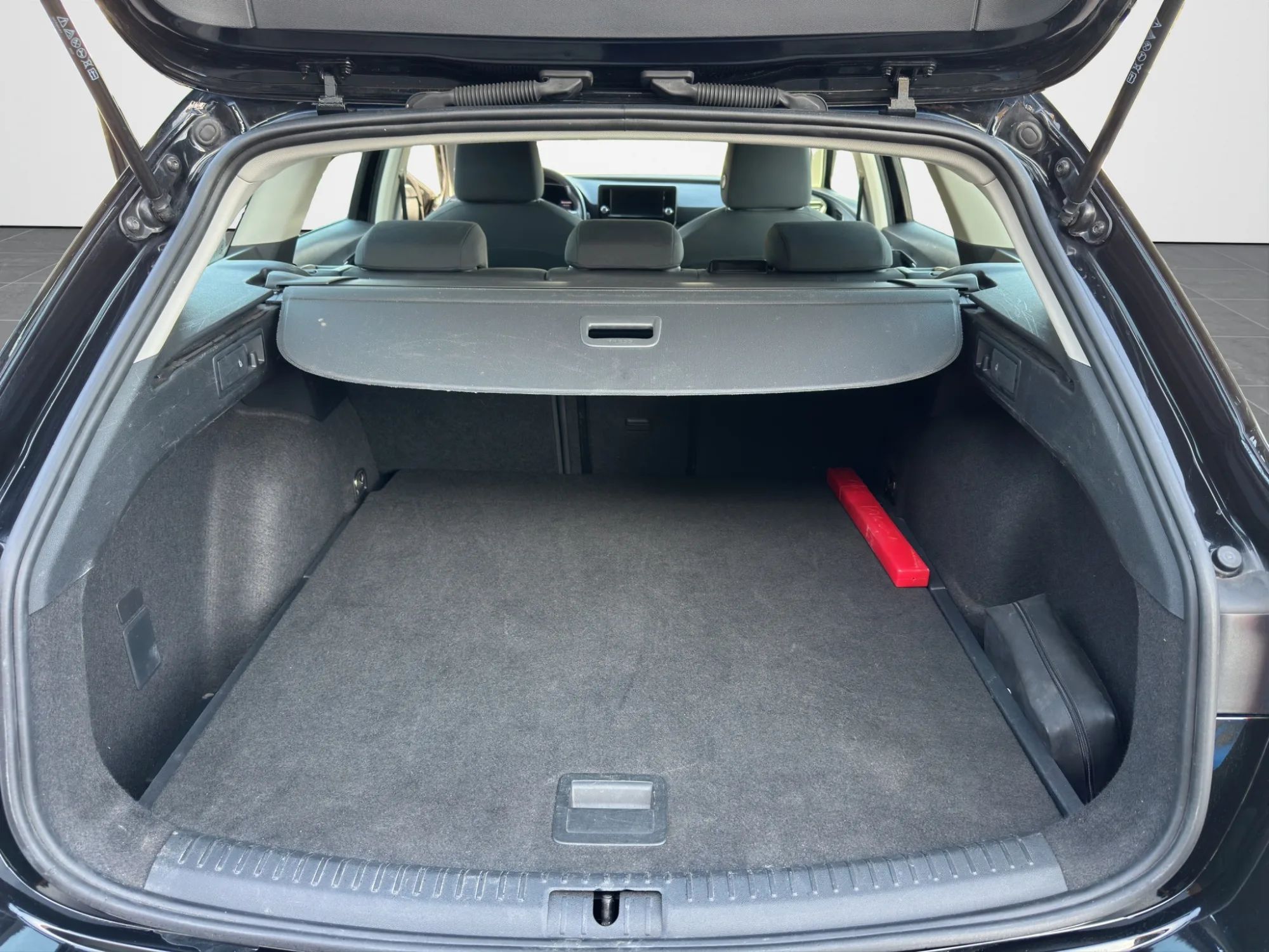 Seat Leon SportsTourer 2.0 TDI 116 Cv. 2023 — foto 19 di 21