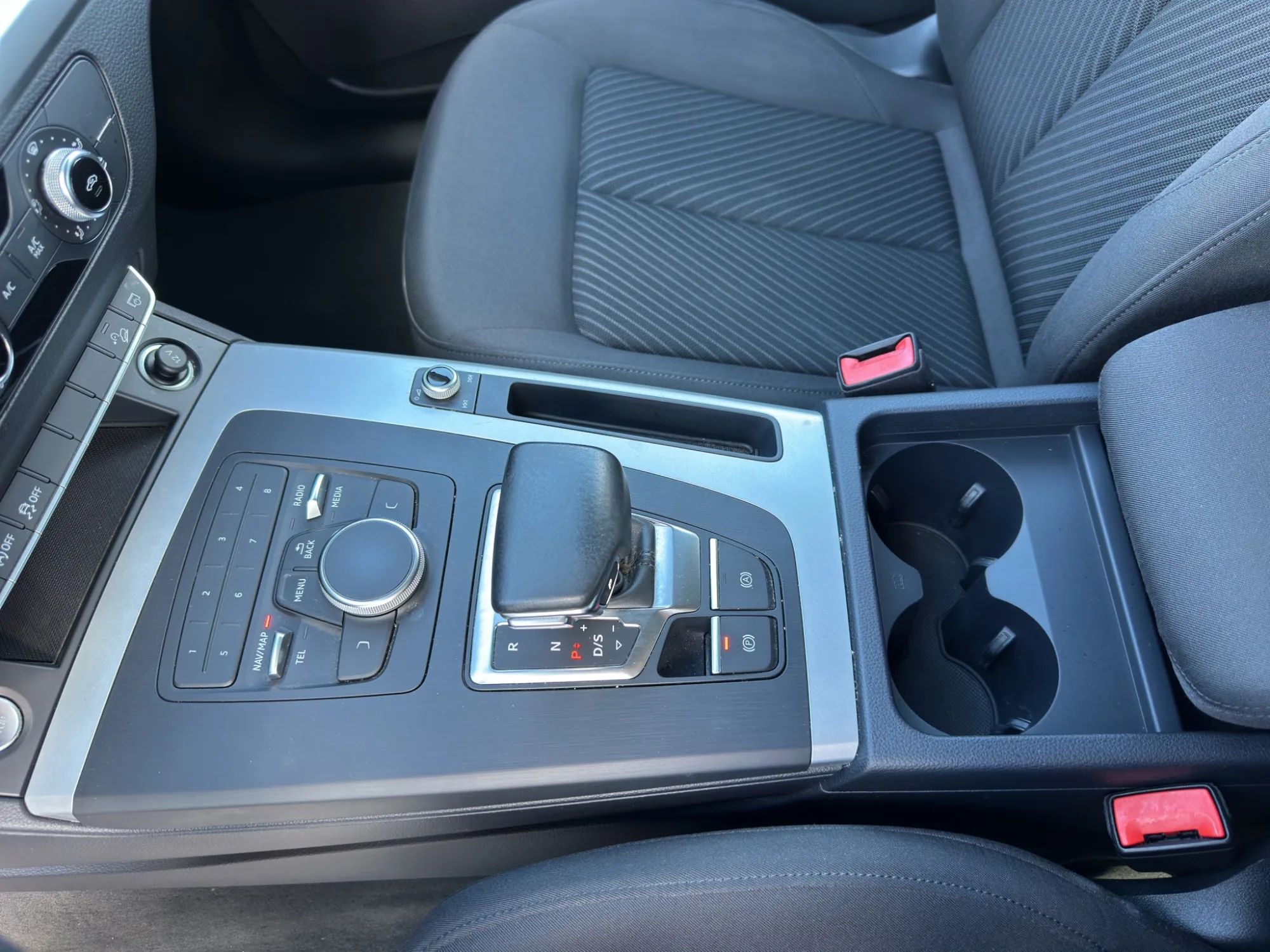 Audi Q5 2.0 TDI 190 Cv. Quattro S-Tronic Business 2018 — foto 17 di 22