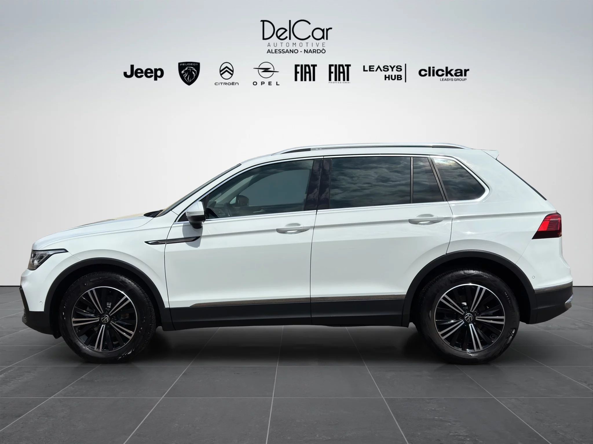 Volkswagen Tiguan 2.0 TDI DSG ELEGANCE 2022 — foto 3 di 24
