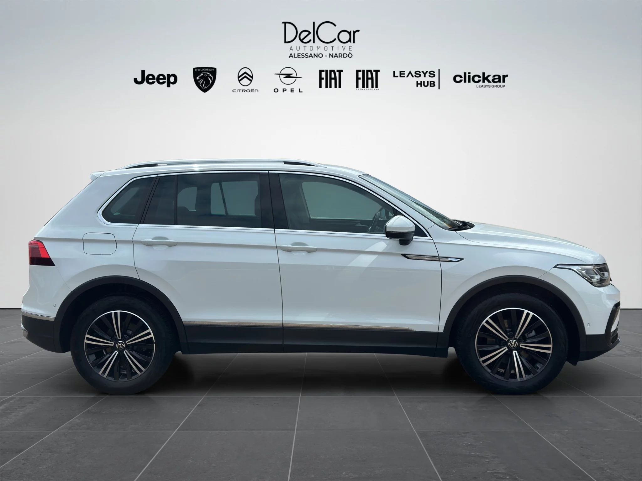 Volkswagen Tiguan 2.0 TDI DSG ELEGANCE 2022 — foto 7 di 24