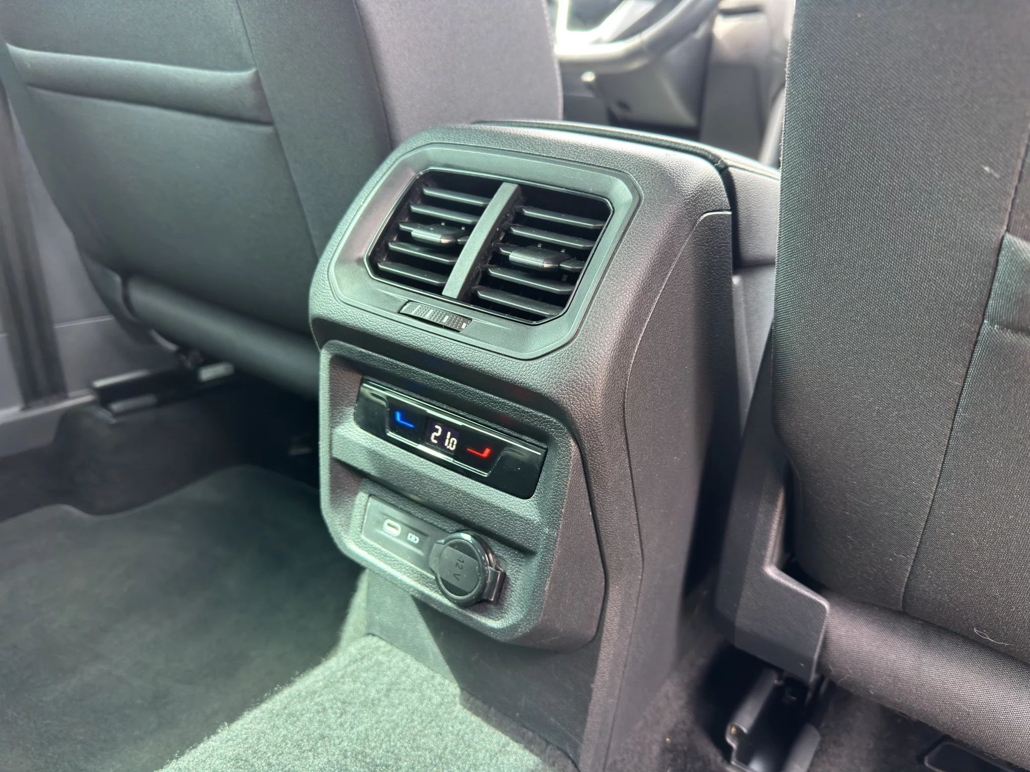 Volkswagen Tiguan 2.0 TDI DSG ELEGANCE 2022 — foto 19 di 24