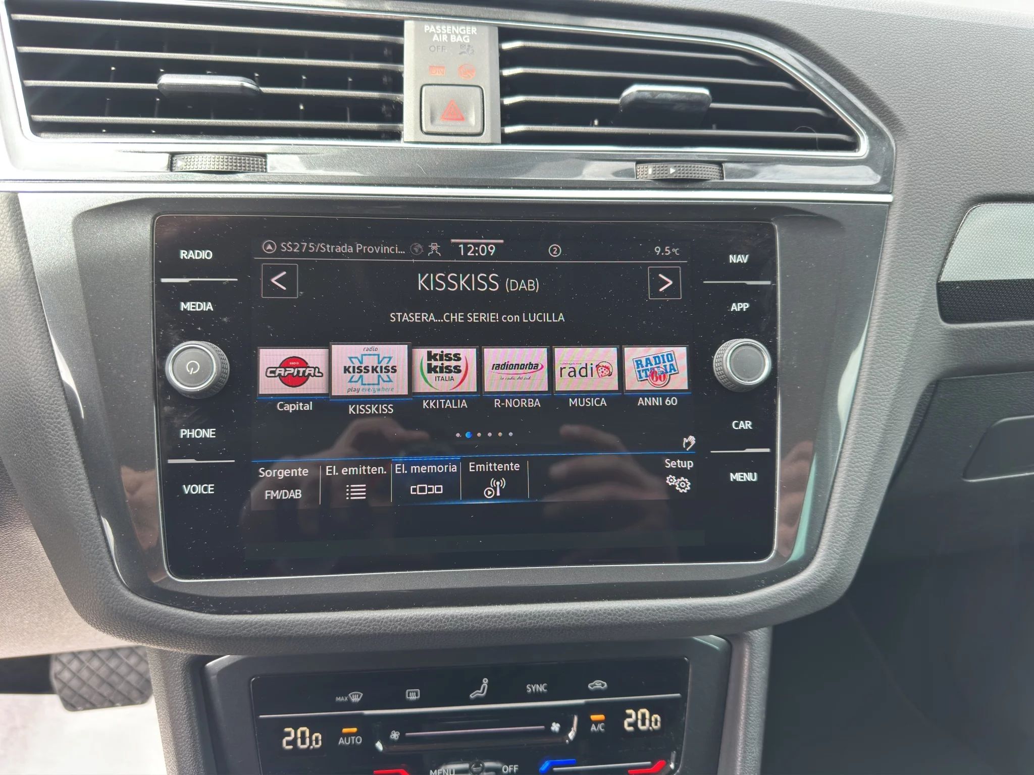 Volkswagen Tiguan 2.0 TDI DSG ELEGANCE 2022 — foto 15 di 24