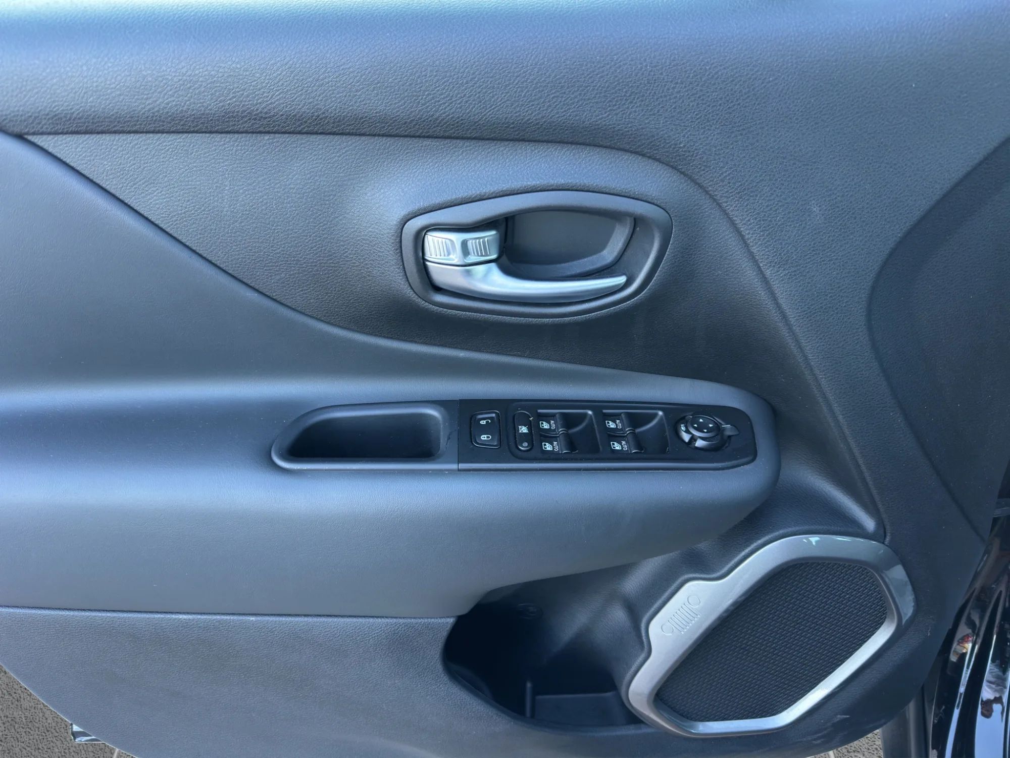 Jeep Renegade 1.6 MJT Limited 2022 — foto 12 di 21