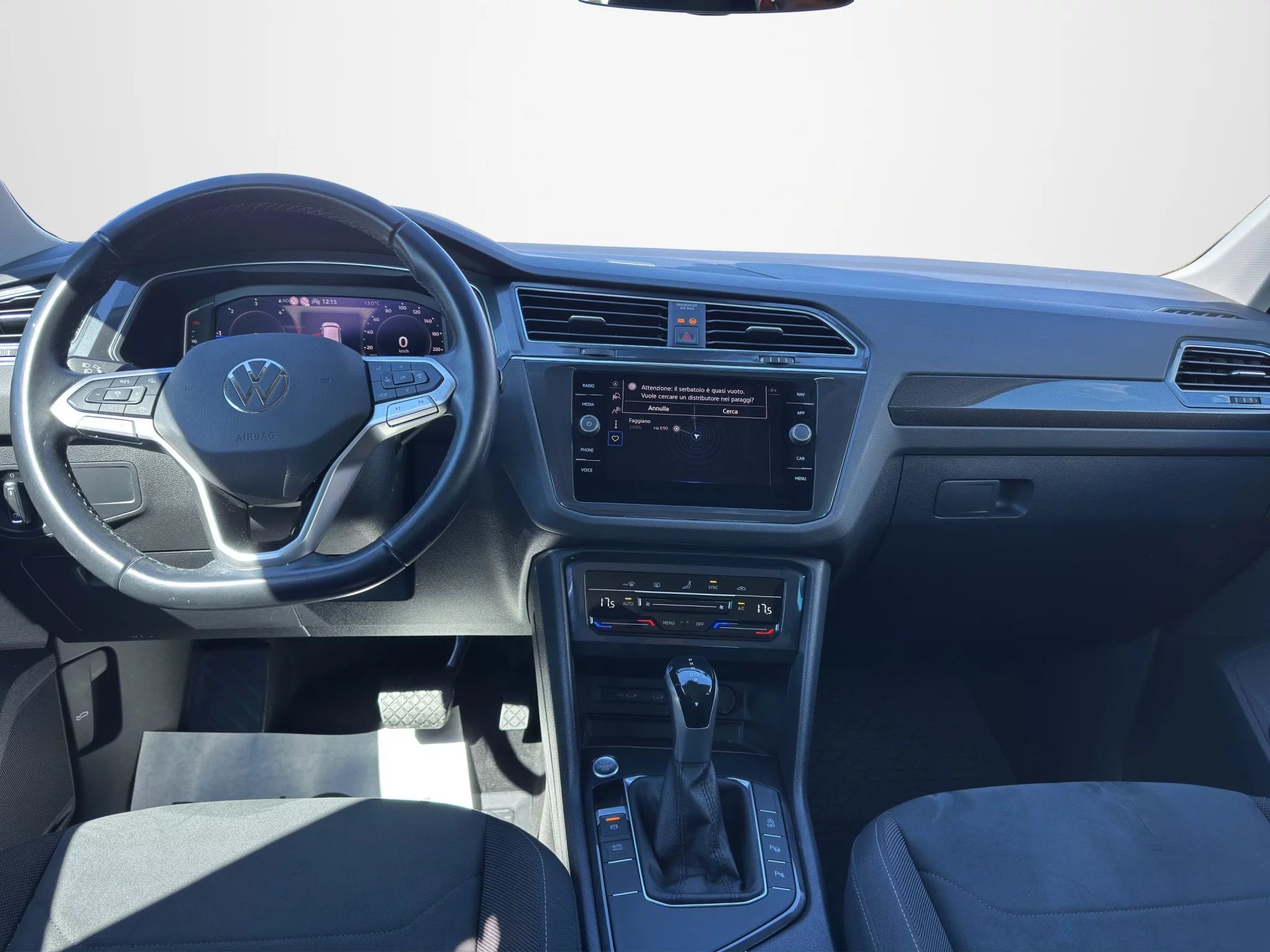 Volkswagen Tiguan 2.0 TDI DSG ELEGANCE 2022 — foto 14 di 21