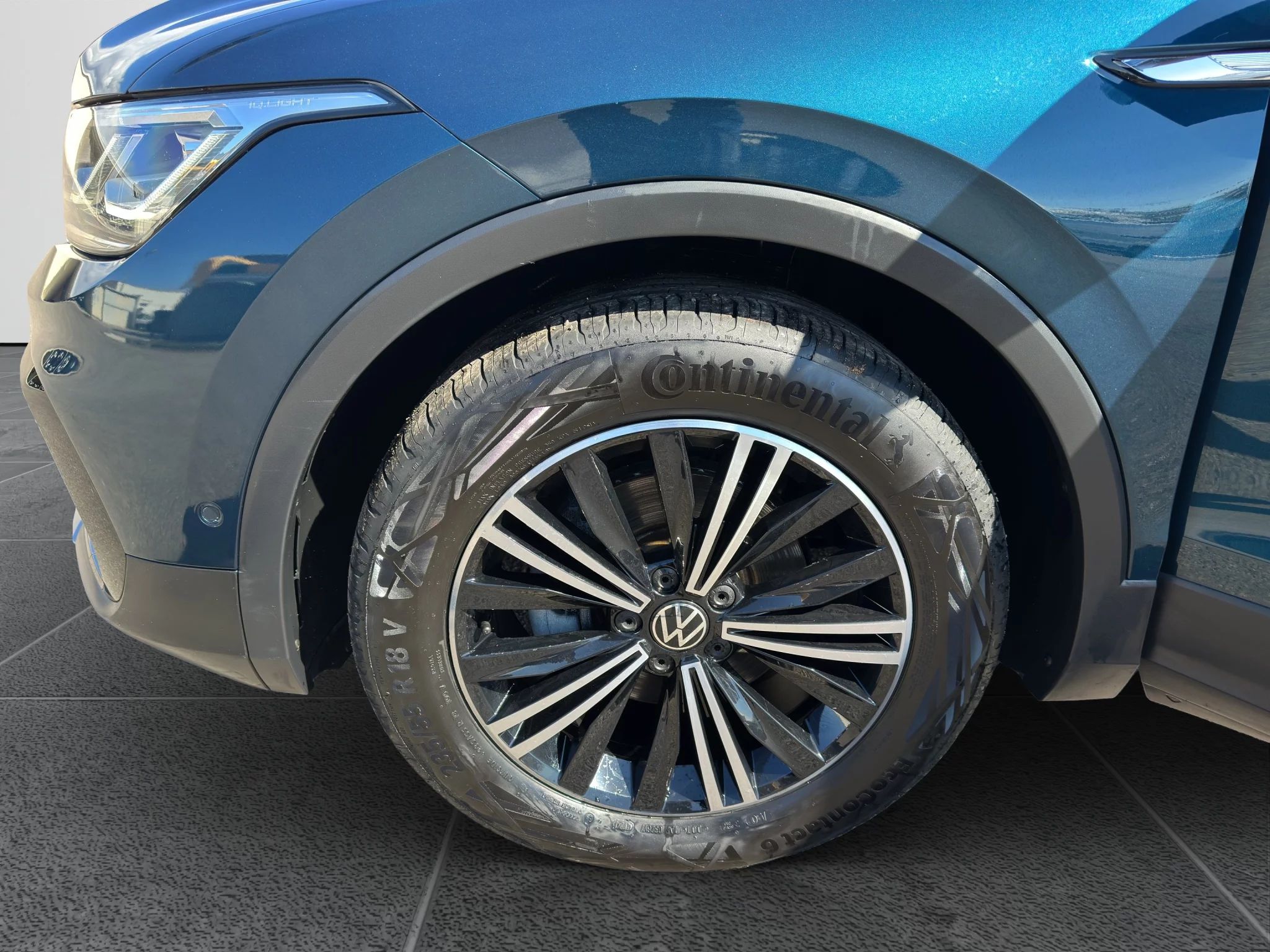 Volkswagen Tiguan 2.0 TDI DSG ELEGANCE 2022 — foto 20 di 21