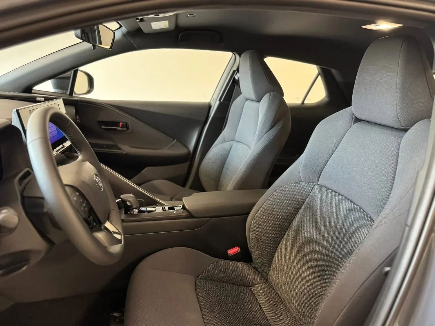 Toyota C-HR Full Hybrid FWD 140 Cv. Active 2026 — foto 11 di 17
