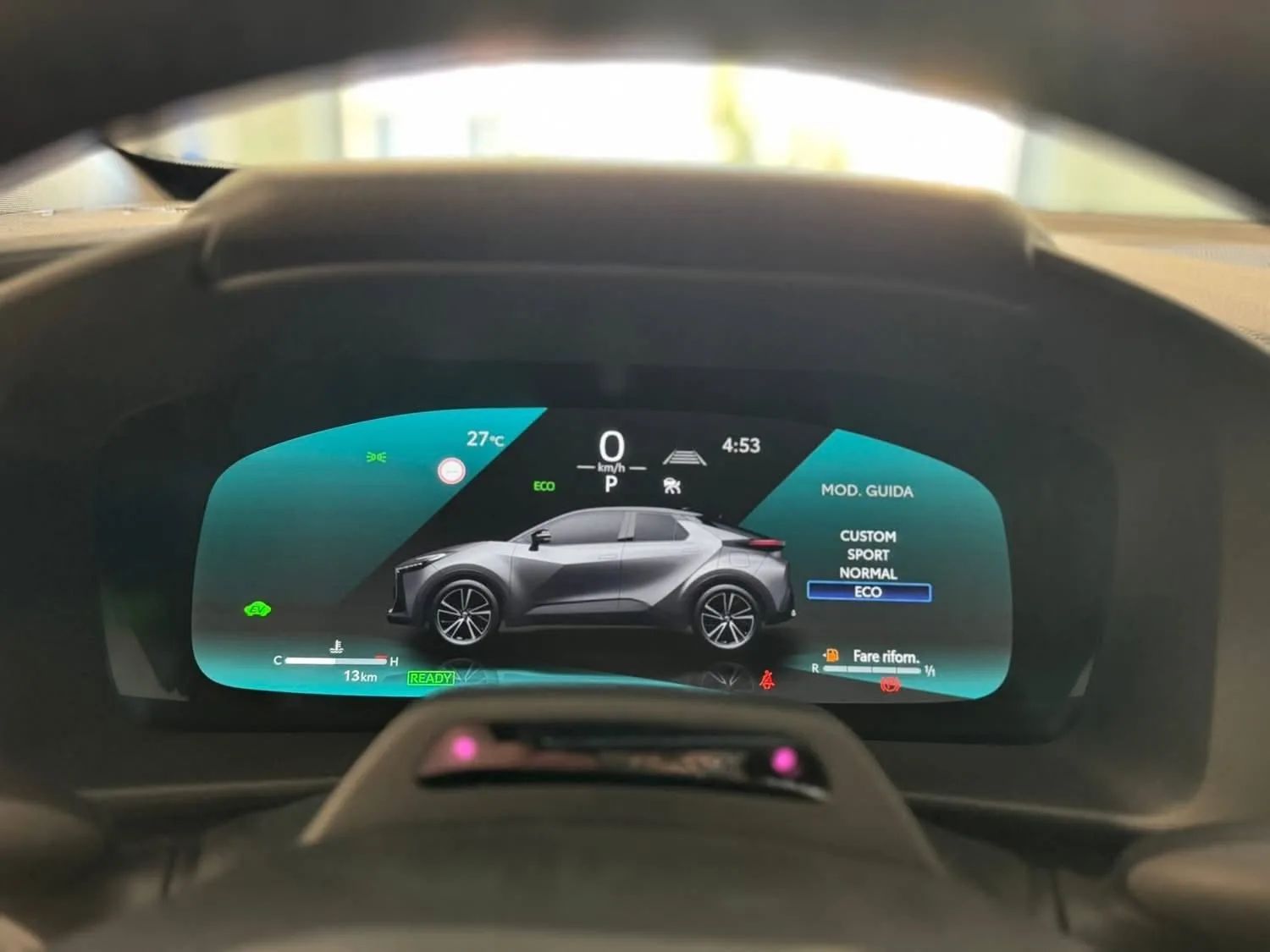 Toyota C-HR Full Hybrid FWD 140 Cv. Active 2026 — foto 13 di 17