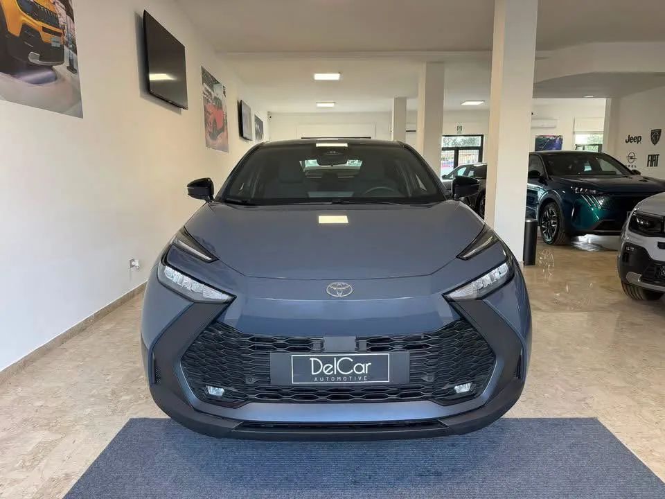 Toyota C-HR Full Hybrid FWD 140 Cv. Active 2026 — foto 1 di 17