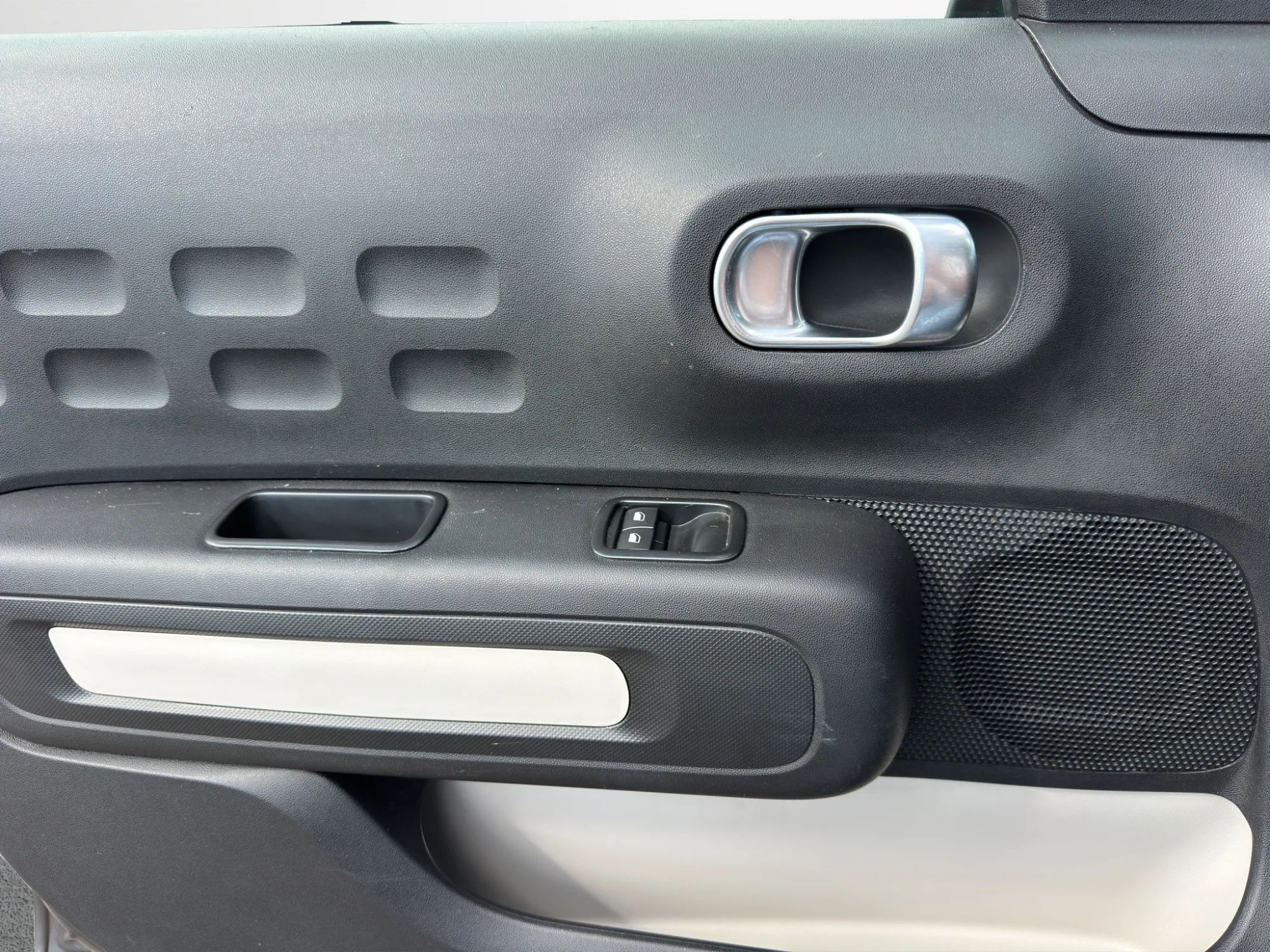 Citroën C3 1.5 BlueHDI 100 Cv. Plus 2024 — foto 12 di 20